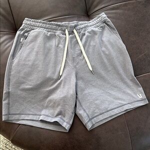 Vuori shorts size M